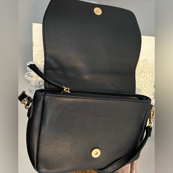 Darcy Marks London Gold Chain Accent Black Leather Weave Shoulder Strap Purse - Picture 6 of 8